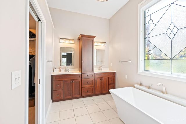 6875 Stonehedge Circle, Goshen Twp, OH 45140