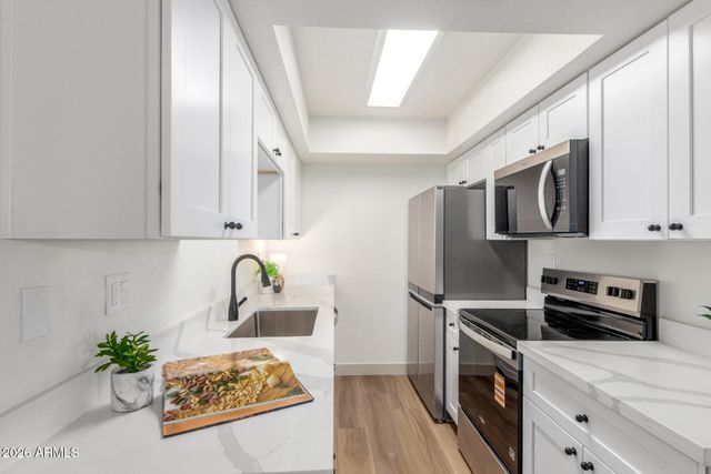 286 W PALOMINO Drive 26, Chandler, AZ 85225