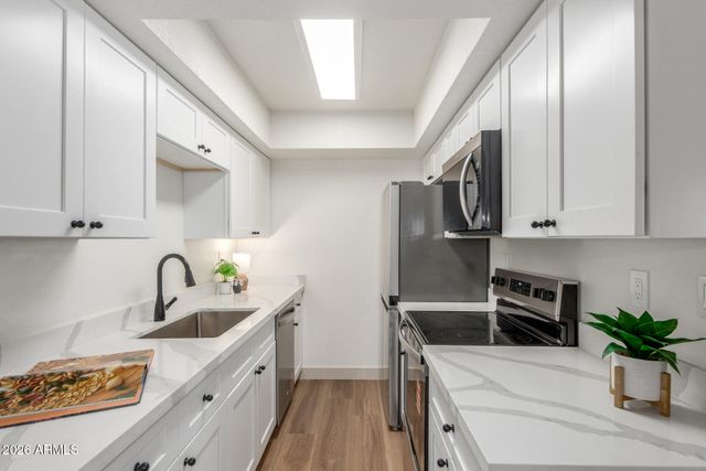 286 W PALOMINO Drive 26, Chandler, AZ 85225