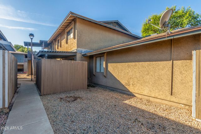 286 W PALOMINO Drive 26, Chandler, AZ 85225