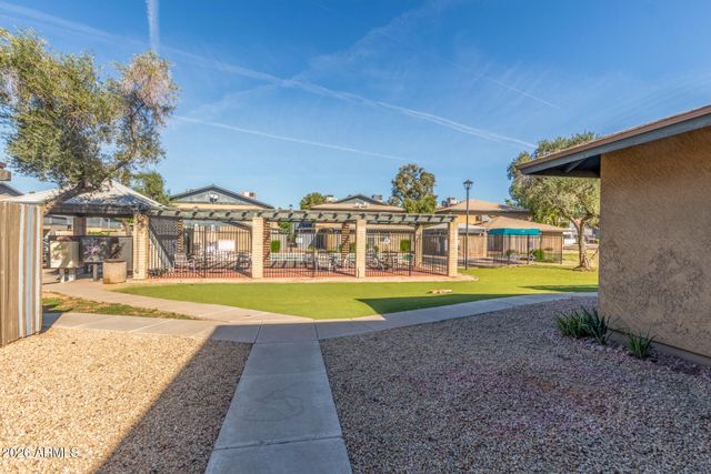 286 W PALOMINO Drive 26, Chandler, AZ 85225