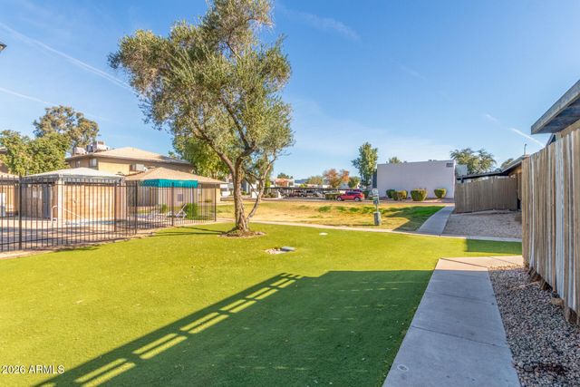 286 W PALOMINO Drive 26, Chandler, AZ 85225