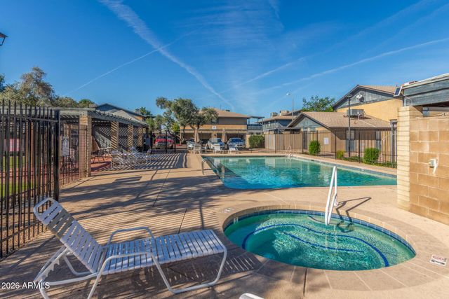 286 W PALOMINO Drive 26, Chandler, AZ 85225