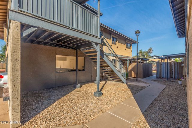 286 W PALOMINO Drive 26, Chandler, AZ 85225