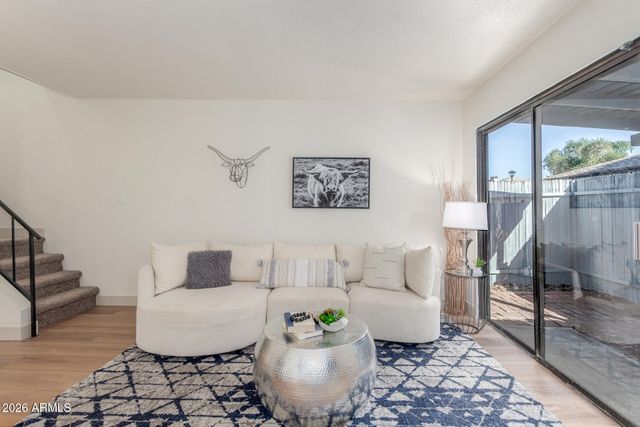 286 W PALOMINO Drive 26, Chandler, AZ 85225