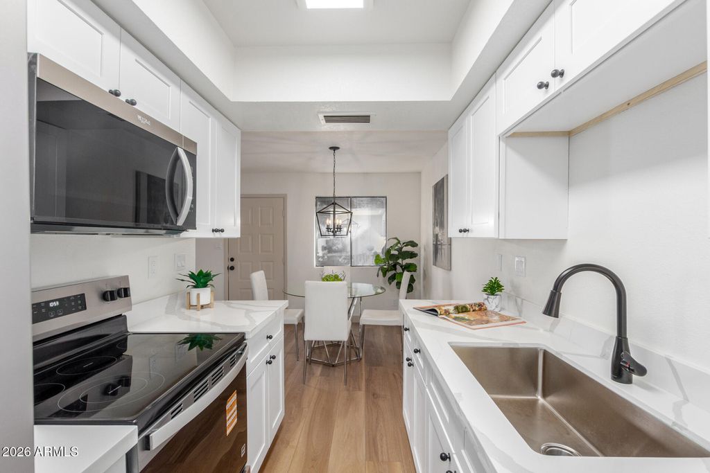 286 W PALOMINO Drive 26, Chandler, AZ 85225