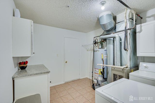 150 Prestwick Way, Edison, NJ 08820