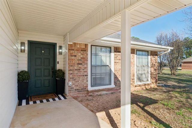 3881 Wild Canary Drive, Choctaw, OK 73020
