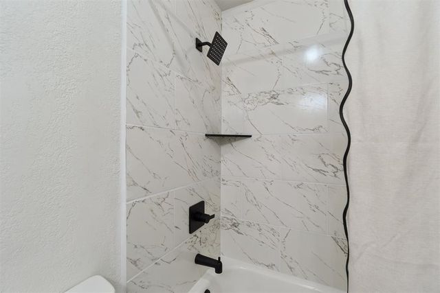 3881 Wild Canary Drive, Choctaw, OK 73020