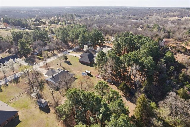 3881 Wild Canary Drive, Choctaw, OK 73020