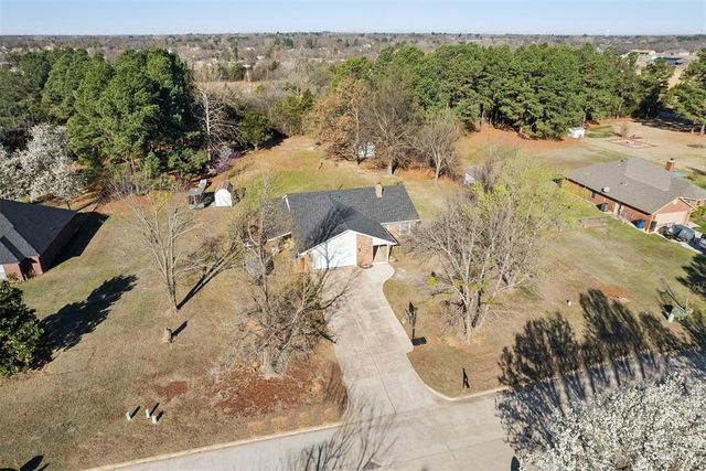 3881 Wild Canary Drive, Choctaw, OK 73020