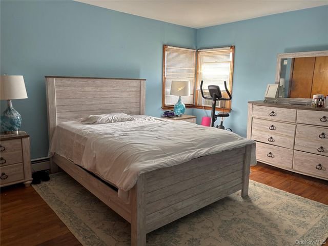 90 Madison Avenue, Westbury, NY 11590