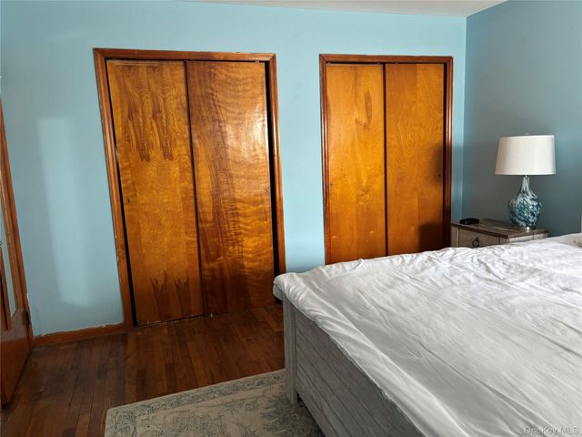 90 Madison Avenue, Westbury, NY 11590