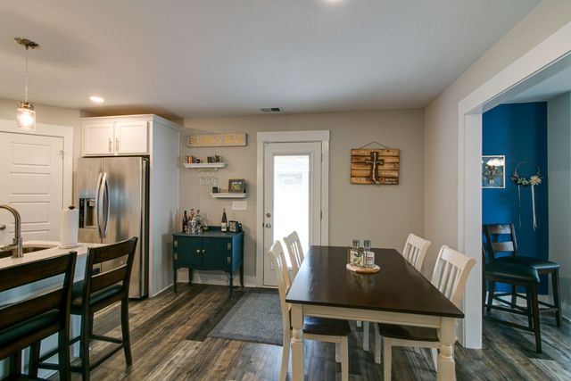 210 Geneva Ln, Clarksville, TN 37040