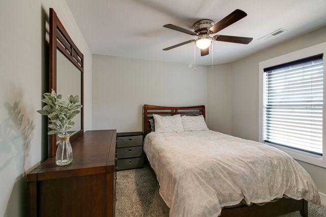 210 Geneva Ln, Clarksville, TN 37040