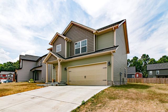 210 Geneva Ln, Clarksville, TN 37040