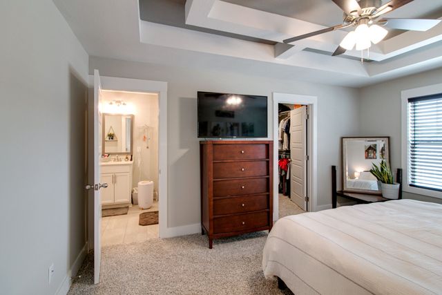 210 Geneva Ln, Clarksville, TN 37040