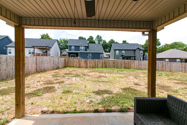 210 Geneva Ln, Clarksville, TN 37040