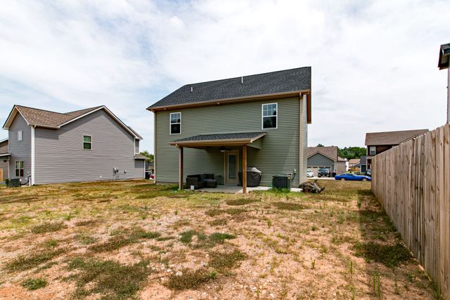 210 Geneva Ln, Clarksville, TN 37040