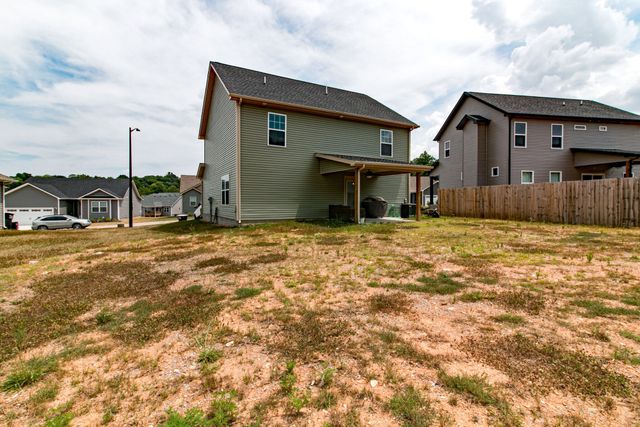 210 Geneva Ln, Clarksville, TN 37040