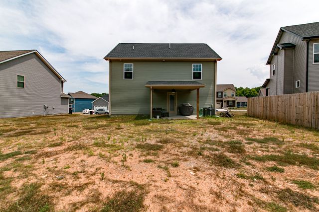 210 Geneva Ln, Clarksville, TN 37040