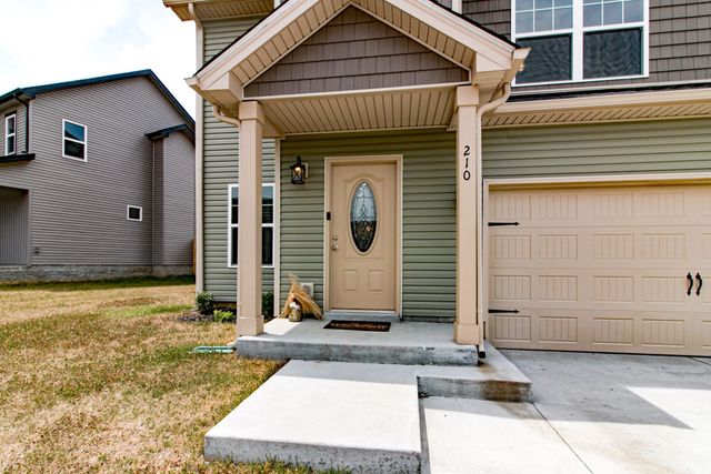 210 Geneva Ln, Clarksville, TN 37040