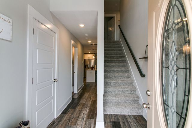 210 Geneva Ln, Clarksville, TN 37040