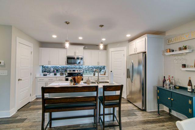 210 Geneva Ln, Clarksville, TN 37040