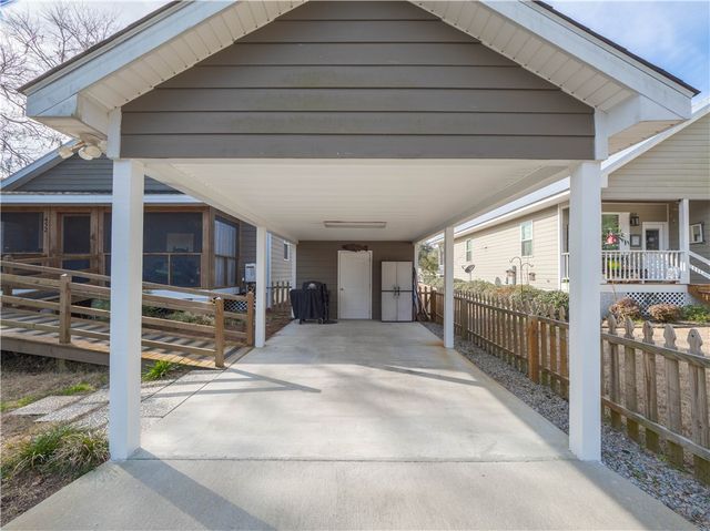 452 Adams Street, Darien, GA 31305