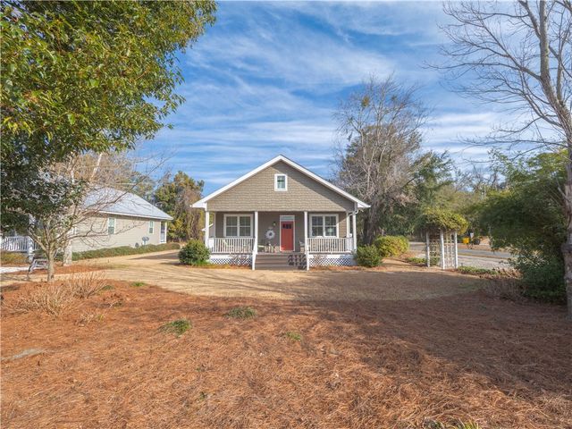 452 Adams Street, Darien, GA 31305