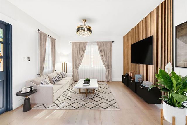 4512 W ROGERS AVENUE, Tampa, FL 33611