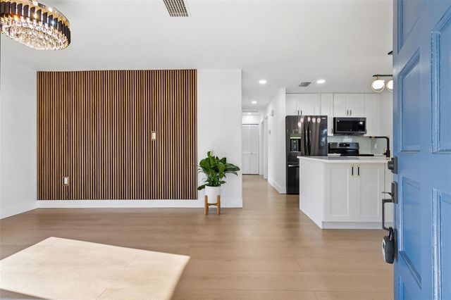 4512 W ROGERS AVENUE, Tampa, FL 33611