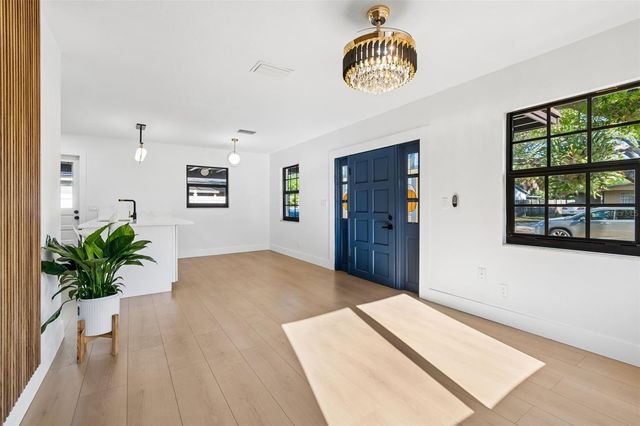 4512 W ROGERS AVENUE, Tampa, FL 33611