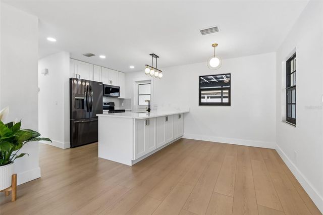 4512 W ROGERS AVENUE, Tampa, FL 33611