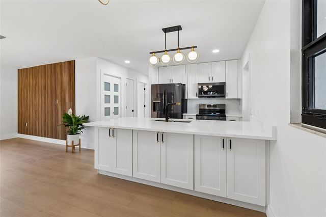 4512 W ROGERS AVENUE, Tampa, FL 33611