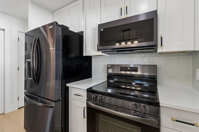 4512 W ROGERS AVENUE, Tampa, FL 33611