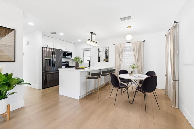 4512 W ROGERS AVENUE, Tampa, FL 33611