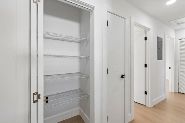 4512 W ROGERS AVENUE, Tampa, FL 33611