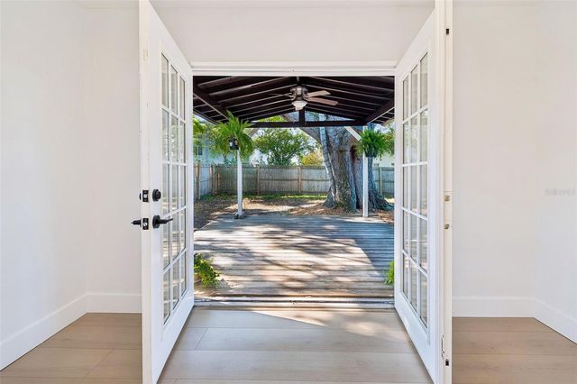 4512 W ROGERS AVENUE, Tampa, FL 33611