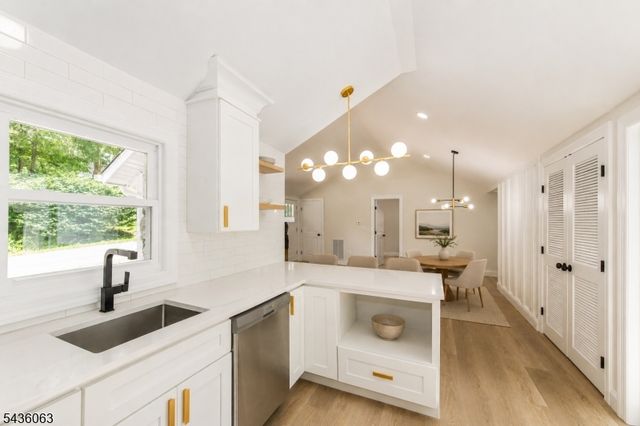 8 Shawondasee Rd, Vernon Twp., NJ 07422