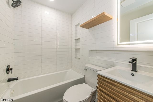 8 Shawondasee Rd, Vernon Twp., NJ 07422