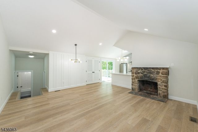 8 Shawondasee Rd, Vernon Twp., NJ 07422