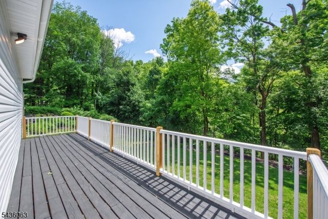 8 Shawondasee Rd, Vernon Twp., NJ 07422