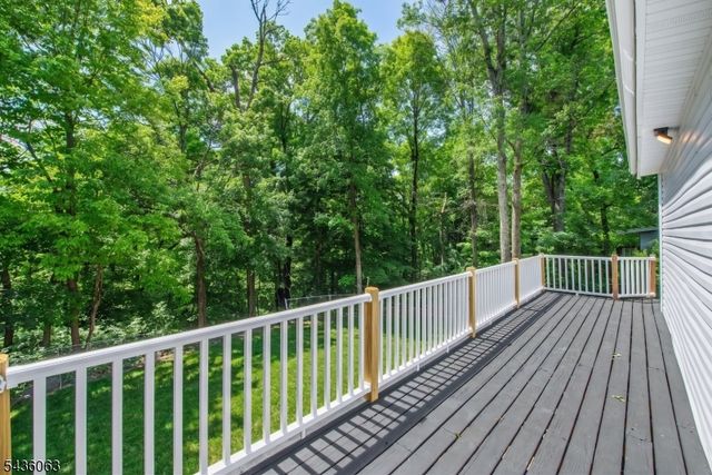 8 Shawondasee Rd, Vernon Twp., NJ 07422