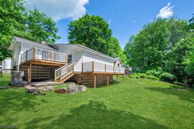 8 Shawondasee Rd, Vernon Twp., NJ 07422