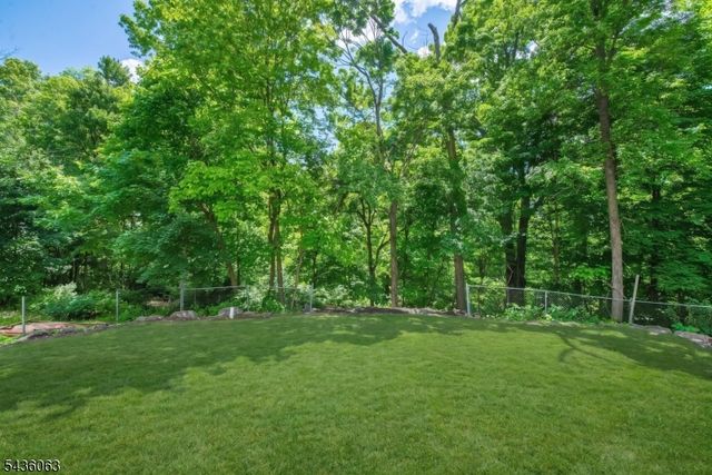 8 Shawondasee Rd, Vernon Twp., NJ 07422