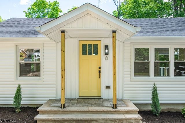 8 Shawondasee Rd, Vernon Twp., NJ 07422