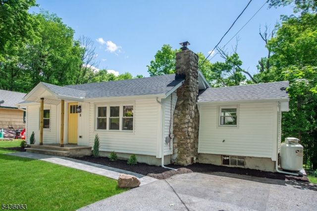 8 Shawondasee Rd, Vernon Twp., NJ 07422