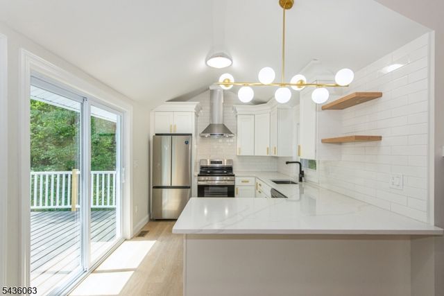 8 Shawondasee Rd, Vernon Twp., NJ 07422