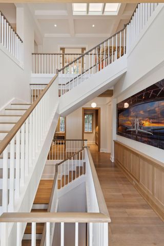 2552 W Lake Of The Isles Parkway, Minneapolis, MN 55405